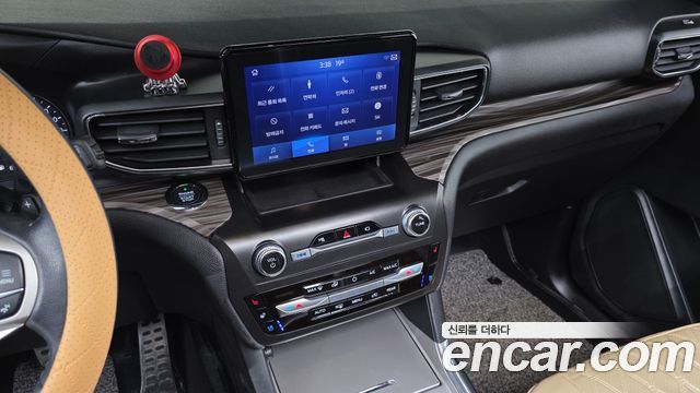 Ford Explorer 2020 — photo 14