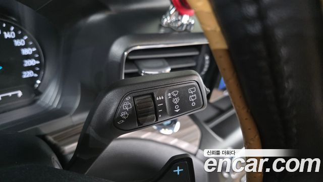 Ford Explorer 2020 — photo 17