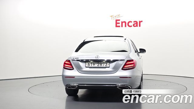 Mercedes-Benz E-Class 2019 — photo 4