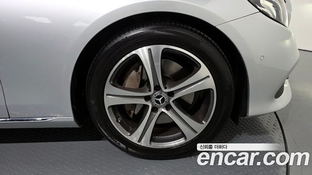 Mercedes-Benz E-Class 2019 — photo 5