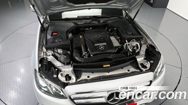 Mercedes-Benz E-Class 2019 — photo 6