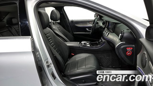 Mercedes-Benz E-Class 2019 — photo 10