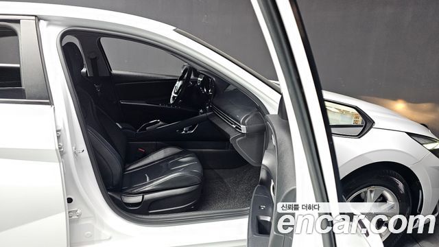 Hyundai AVANTE 2021 — photo 11