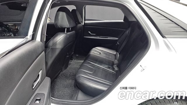 Hyundai AVANTE 2021 — photo 12