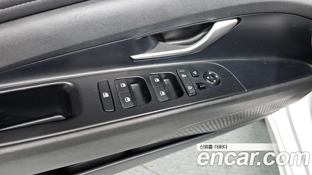 Hyundai AVANTE 2021 — photo 17