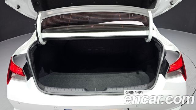Hyundai AVANTE 2021 — photo 20