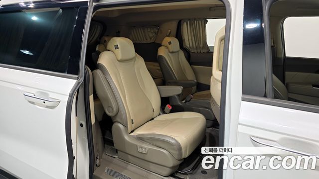 Kia Canival 2022 — photo 12