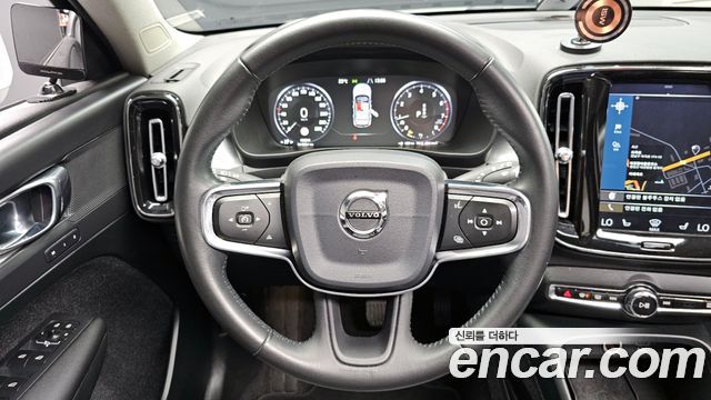 Volvo XC40 2019 — photo 13