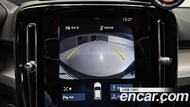 Volvo XC40 2019 — photo 15