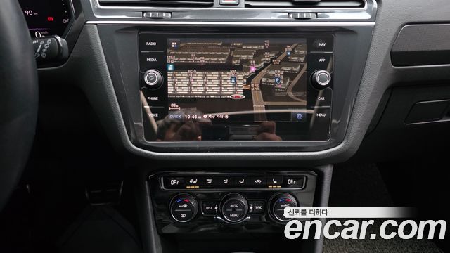 Volkswagen Tiguan 2020 — photo 14