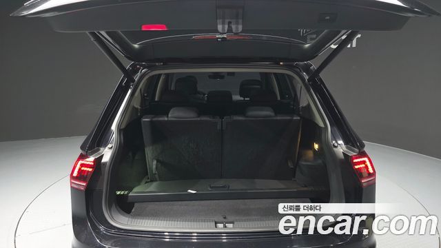 Volkswagen Tiguan 2020 — photo 20
