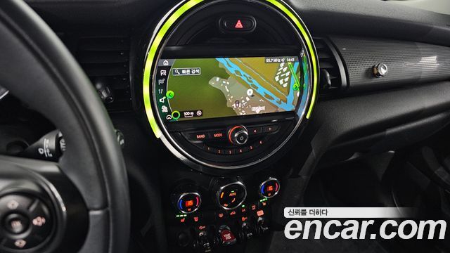 Mini Cooper 2021 — photo 16