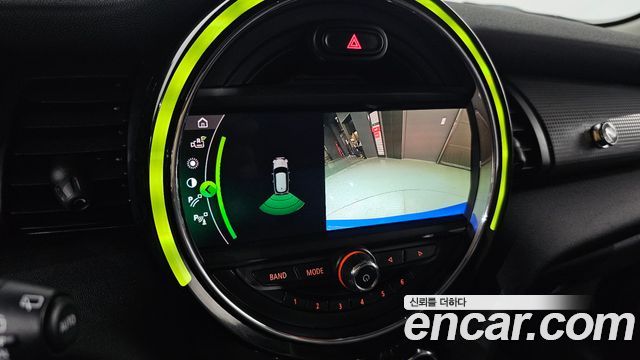 Mini Cooper 2021 — photo 17