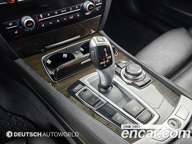 BMW 7-Series 2013 — photo 9
