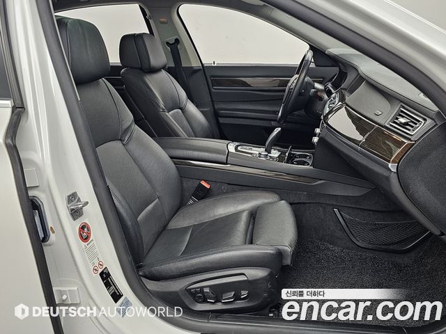 BMW 7-Series 2013 — photo 10