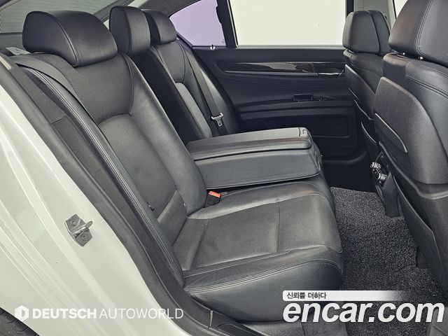 BMW 7-Series 2013 — photo 12