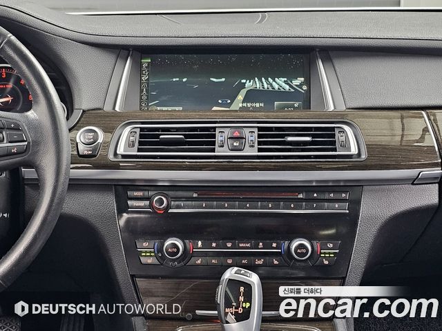 BMW 7-Series 2013 — photo 14
