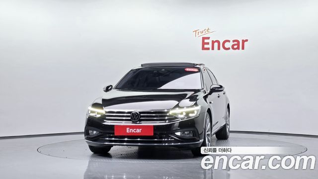 Volkswagen Passat 2021 — photo 3
