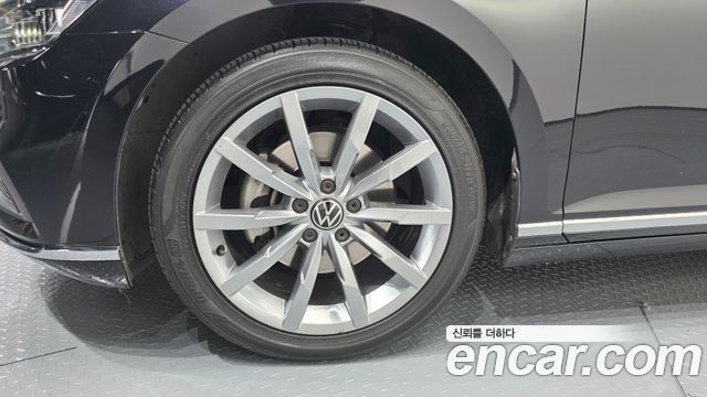 Volkswagen Passat 2021 — photo 5