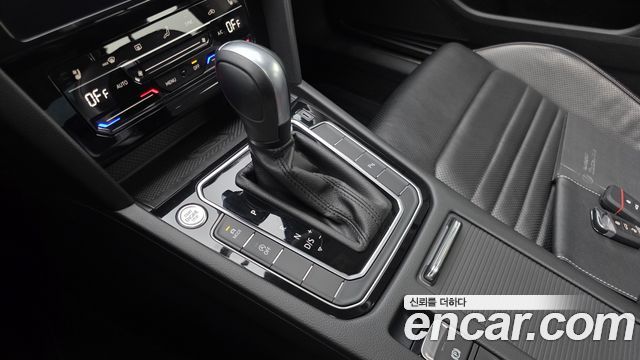 Volkswagen Passat 2021 — photo 9