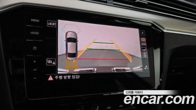 Volkswagen Passat 2021 — photo 16