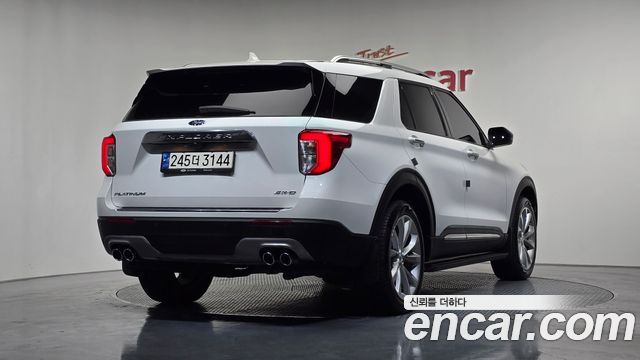 Ford Explorer 2023 — photo 2