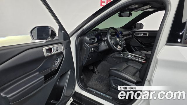 Ford Explorer 2023 — photo 10