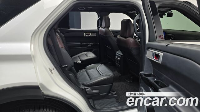 Ford Explorer 2023 — photo 12