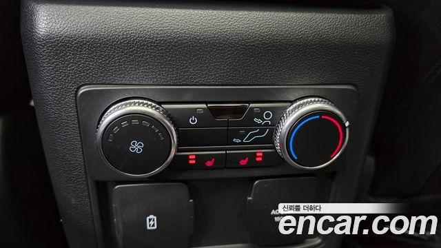 Ford Explorer 2023 — photo 18