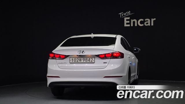 Hyundai AVANTE 2017 — photo 4