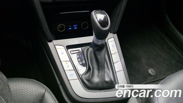 Hyundai AVANTE 2017 — photo 9
