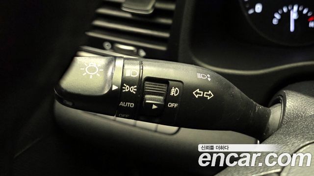 Hyundai AVANTE 2017 — photo 16