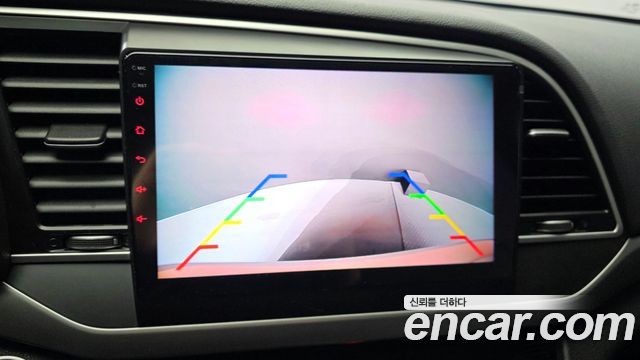 Hyundai AVANTE 2017 — photo 18