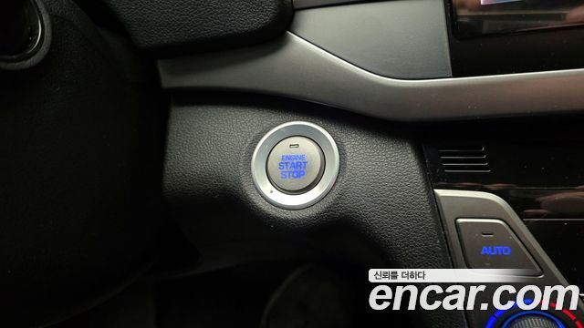 Hyundai AVANTE 2017 — photo 19