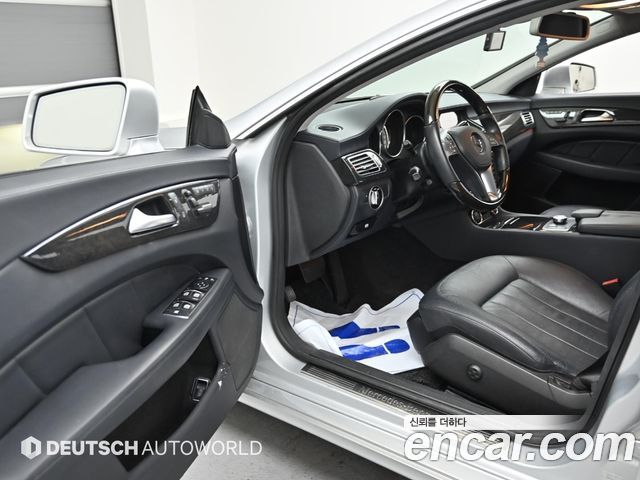 Mercedes-Benz CLS-Class 2012 — photo 11