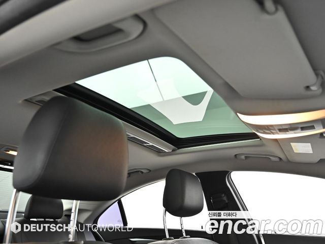 Mercedes-Benz CLS-Class 2012 — photo 18