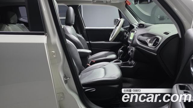 Jeep Renegade 2019 — photo 10