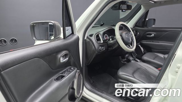 Jeep Renegade 2019 — photo 11