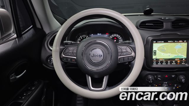 Jeep Renegade 2019 — photo 13