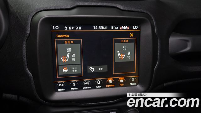 Jeep Renegade 2019 — photo 17