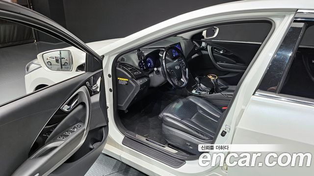 Hyundai Grandeur 2015 — photo 11