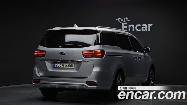 Kia Canival 2019 — photo 2
