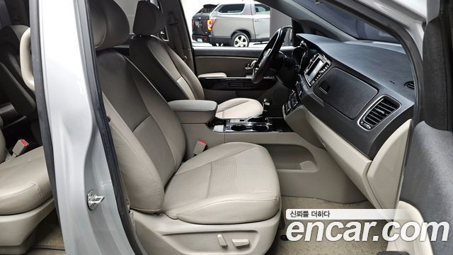 Kia Canival 2019 — photo 10