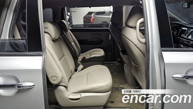 Kia Canival 2019 — photo 11