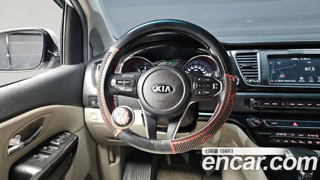 Kia Canival 2019 — photo 14