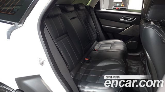 Land Rover Range Rover Velar 2019 — photo 12