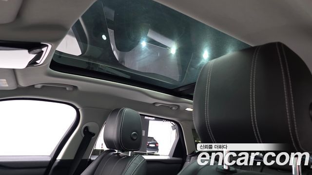 Land Rover Range Rover Velar 2019 — photo 19