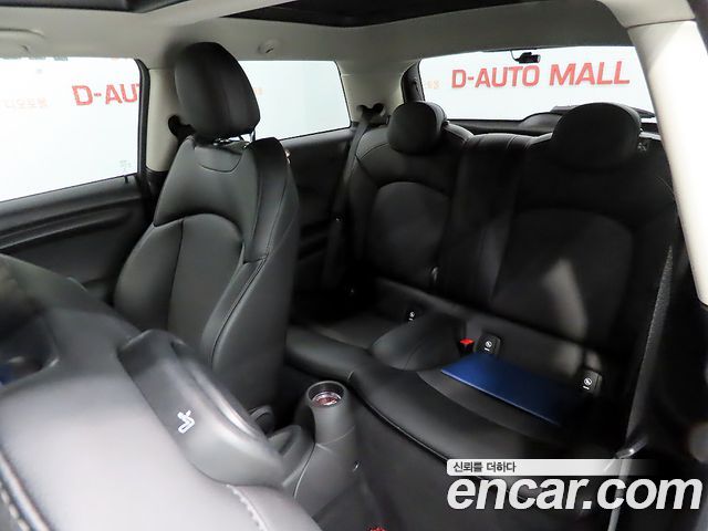 Mini Cooper 2018 — photo 13