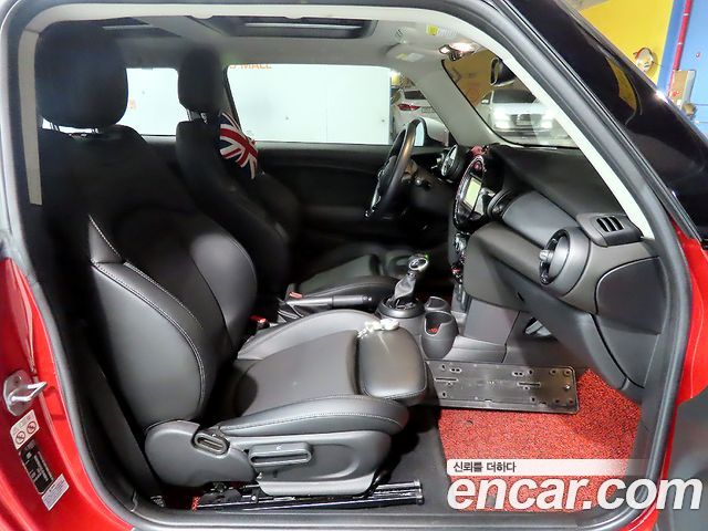Mini Cooper 2018 — photo 14