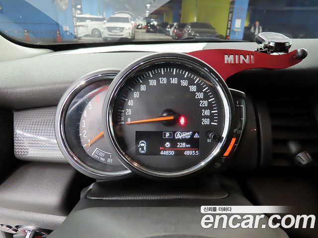 Mini Cooper 2018 — photo 15
